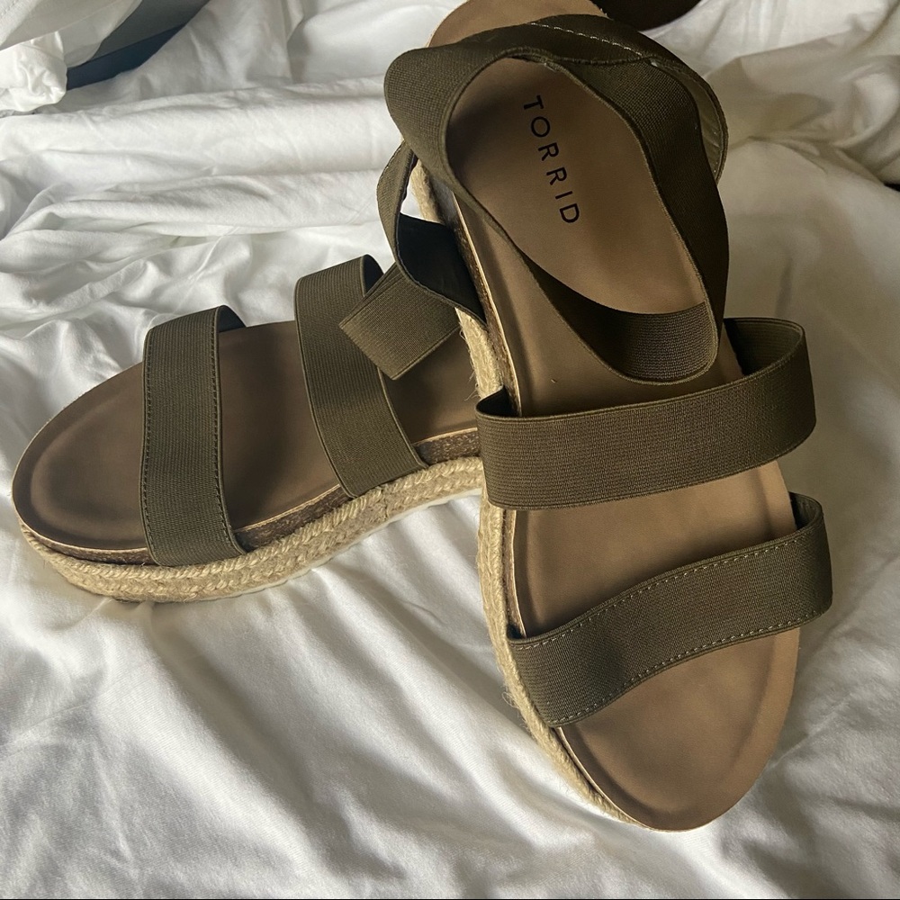 Torrid: Platform, stewpot sandals. Size 10W